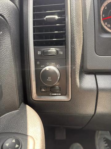 2017 Ram 1500 Express Quad Cab 4x4 6'4" Box