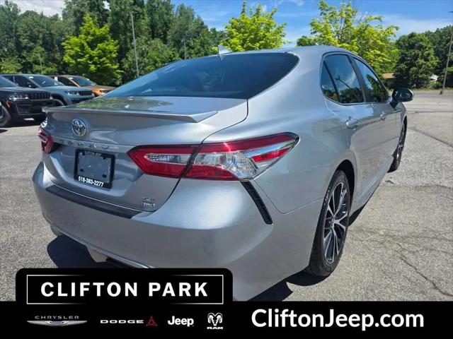 2020 Toyota Camry SE AWD