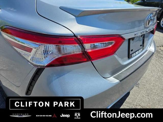 2020 Toyota Camry SE AWD