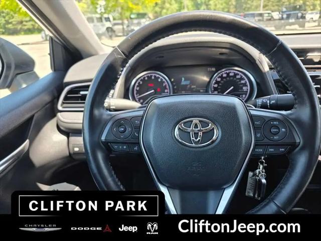 2020 Toyota Camry SE AWD