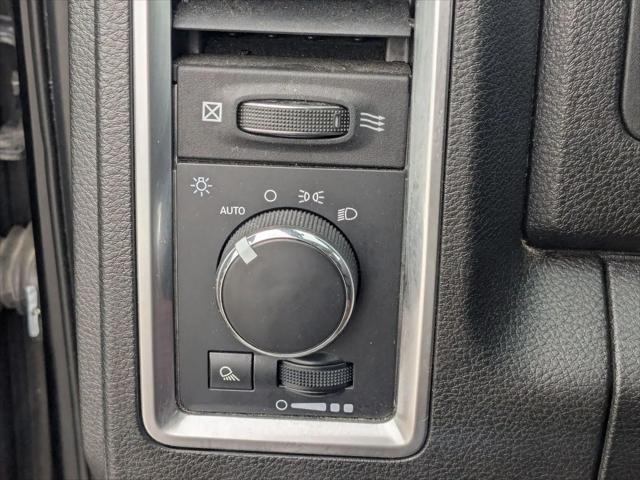 2024 Ram 1500 Classic Warlock Crew Cab 4x2 5'7" Box