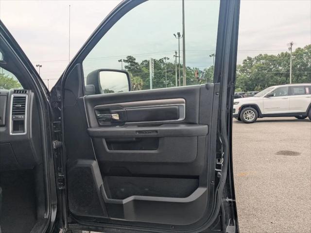 2024 Ram 1500 Classic Warlock Crew Cab 4x2 5'7" Box