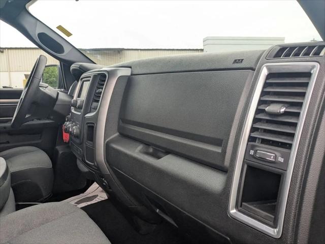 2024 Ram 1500 Classic Warlock Crew Cab 4x2 5'7" Box