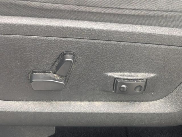 2023 Ram 1500 Classic Warlock Quad Cab 4x4 6'4" Box