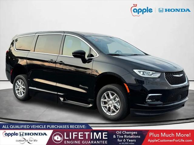 2026 Chrysler Pacifica Select for sale in Ellicott City, MD