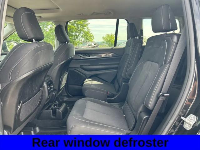 2023 Jeep Grand Cherokee L Laredo 4x4