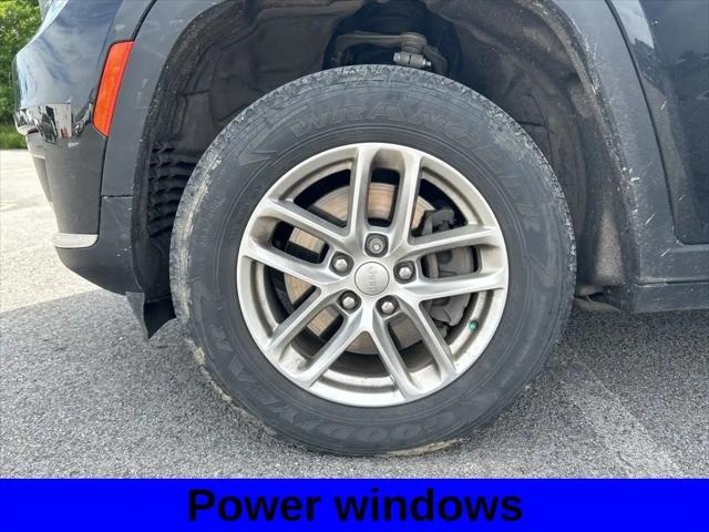 2023 Jeep Grand Cherokee L Laredo 4x4