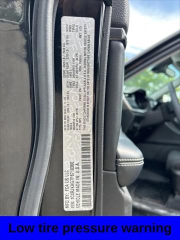 2023 Jeep Grand Cherokee L Laredo 4x4