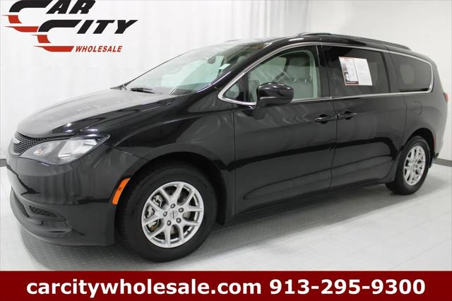 2021 Chrysler Voyager LXI for sale in Shawnee, KS