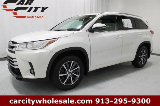 2018 Toyota Highlander SE for sale in Shawnee, KS