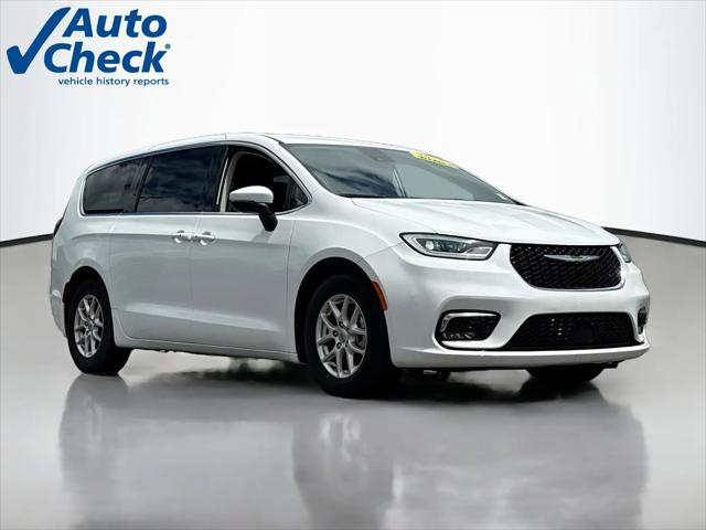 2023 Chrysler Pacifica Touring L for sale in Rockford, IL
