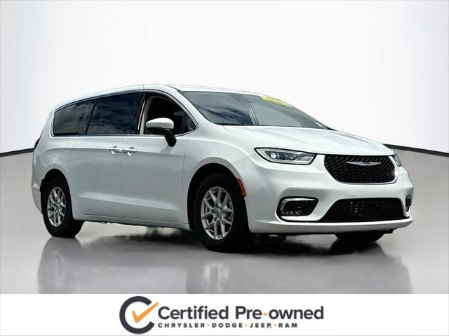 2023 Chrysler Pacifica Touring L for sale in Rockford, IL