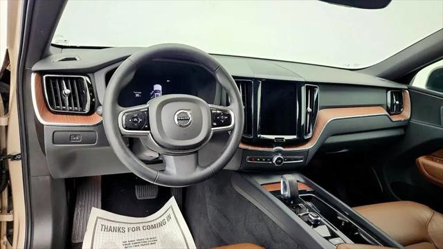 2023 Volvo XC60 B5 Plus Dark Theme