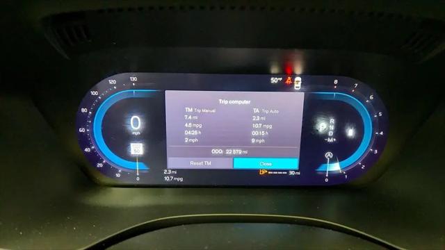 2023 Volvo XC60 B5 Plus Dark Theme