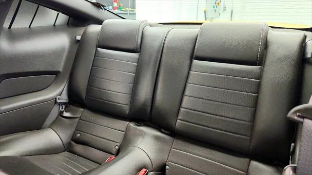2010 Ford Mustang V6 Premium