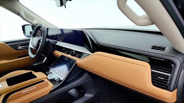 2025 INFINITI QX80 SENSORY AWD