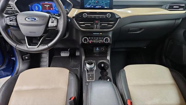 2022 Ford Escape Titanium Hybrid