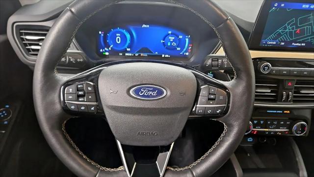 2022 Ford Escape Titanium Hybrid
