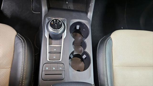 2022 Ford Escape Titanium Hybrid
