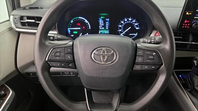 2022 Toyota Sienna LE