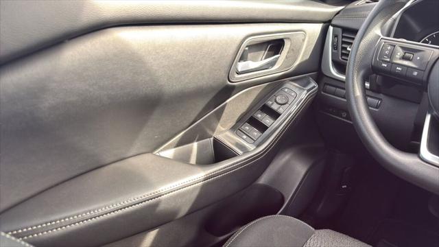 2024 Nissan Rogue SV FWD