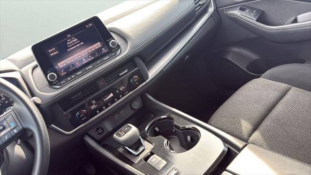 2024 Nissan Rogue SV FWD