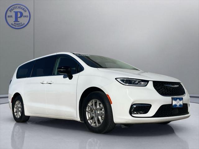 2024 Chrysler Pacifica Touring L for sale in Forest City, IA