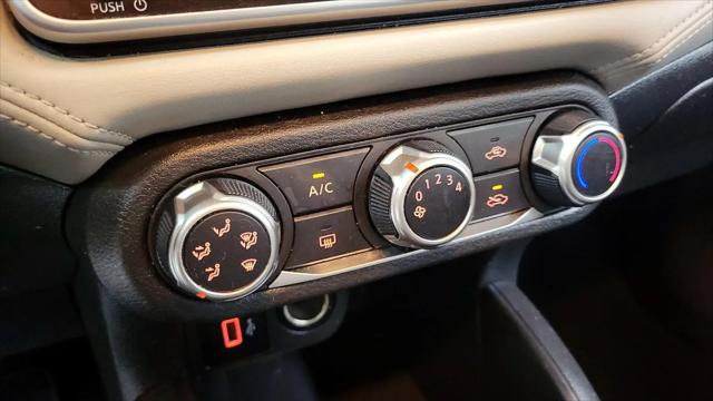 2020 Nissan Versa SV Xtronic CVT
