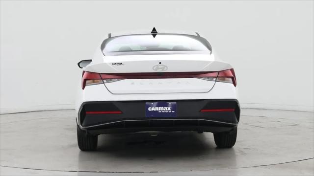 2024 Hyundai Elantra SE