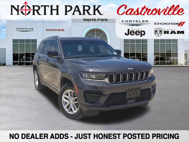 2025 Jeep Grand Cherokee Laredo X 4x2 for sale in Castroville, TX