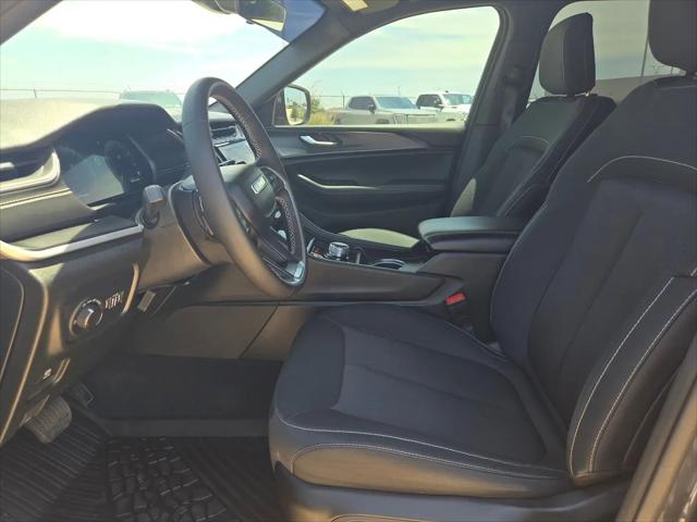 2025 Jeep Grand Cherokee Laredo X 4x2