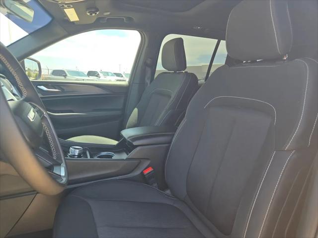 2025 Jeep Grand Cherokee Laredo X 4x2