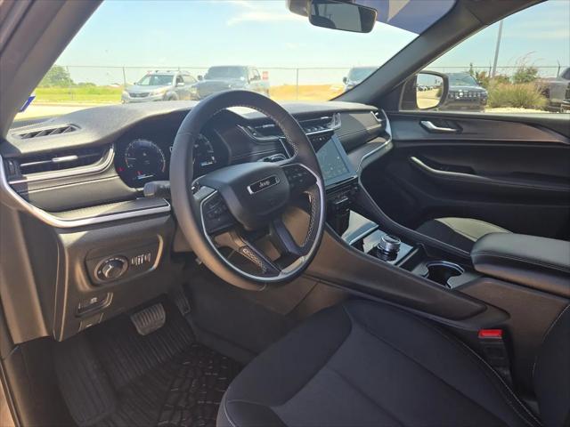 2025 Jeep Grand Cherokee Laredo X 4x2