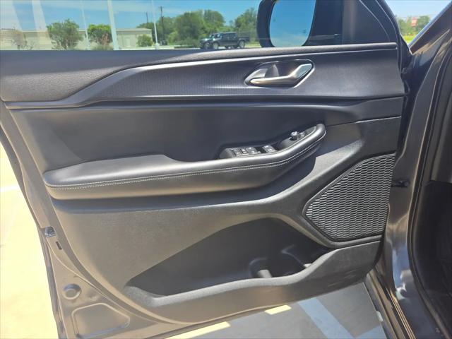 2025 Jeep Grand Cherokee Laredo X 4x2