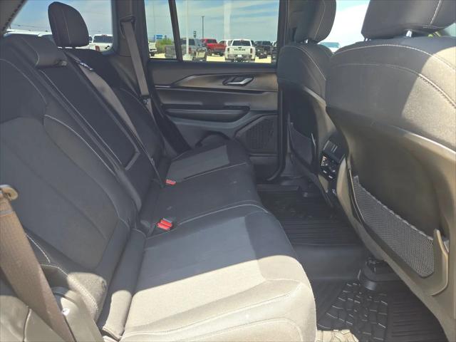 2025 Jeep Grand Cherokee Laredo X 4x2