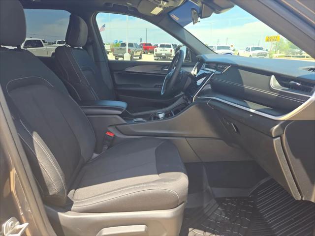 2025 Jeep Grand Cherokee Laredo X 4x2