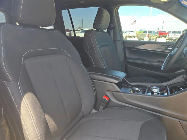 2025 Jeep Grand Cherokee Laredo X 4x2