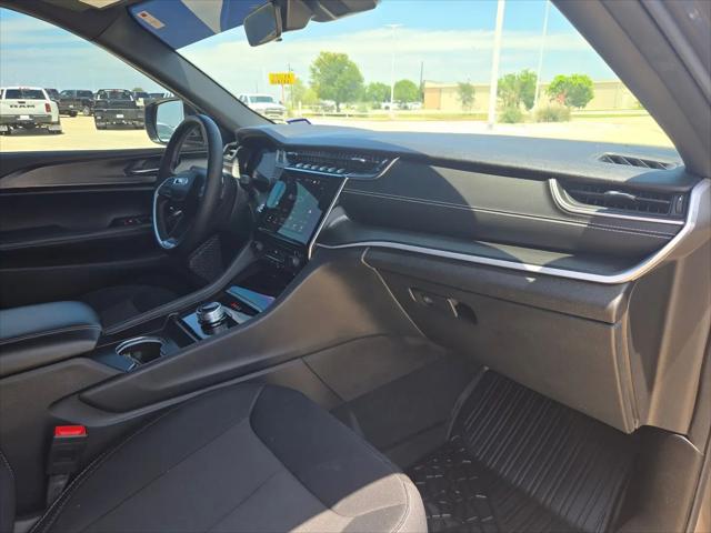 2025 Jeep Grand Cherokee Laredo X 4x2