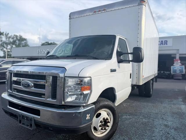 2016 Ford E-350 Cutaway E-350