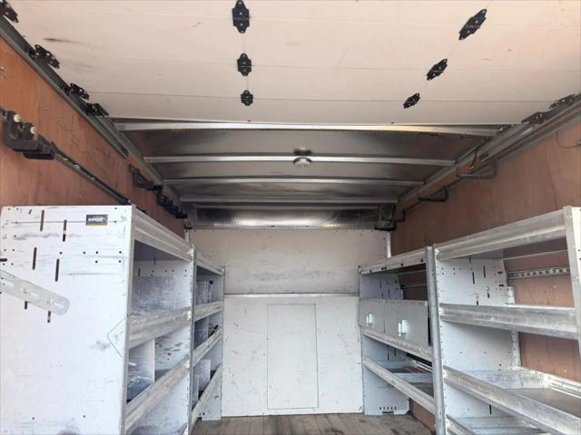 2016 Ford E-350 Cutaway E-350