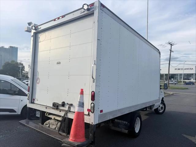 2016 Ford E-350 Cutaway E-350