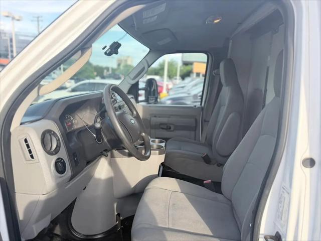 2016 Ford E-350 Cutaway E-350