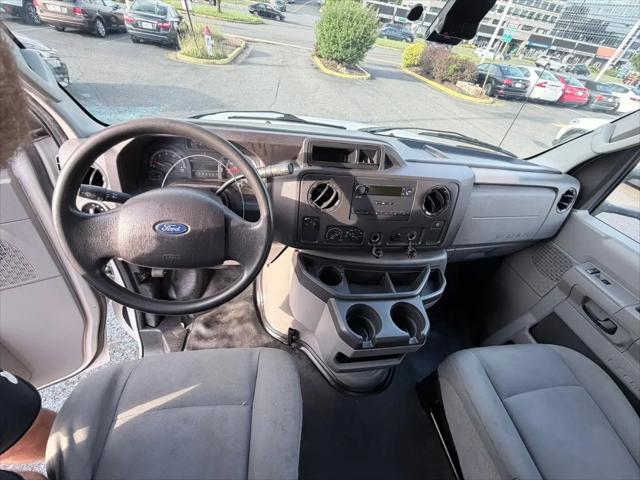 2016 Ford E-350 Cutaway E-350