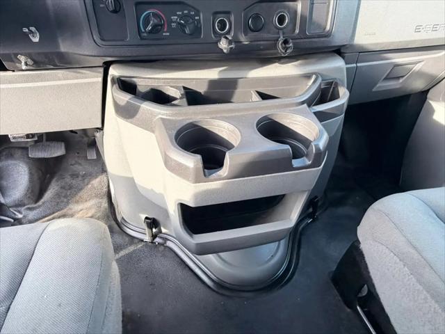 2016 Ford E-350 Cutaway E-350
