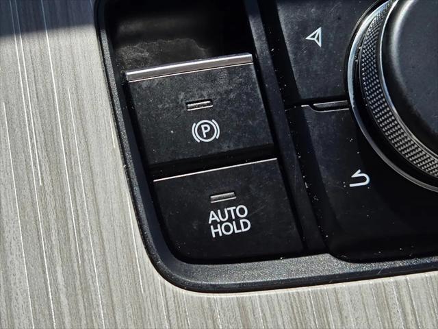 2024 Mazda X-90 Premium Plus