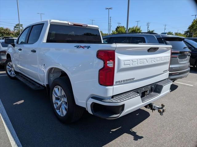 2022 Chevrolet Silverado 1500 4WD Crew Cab Short Bed Custom