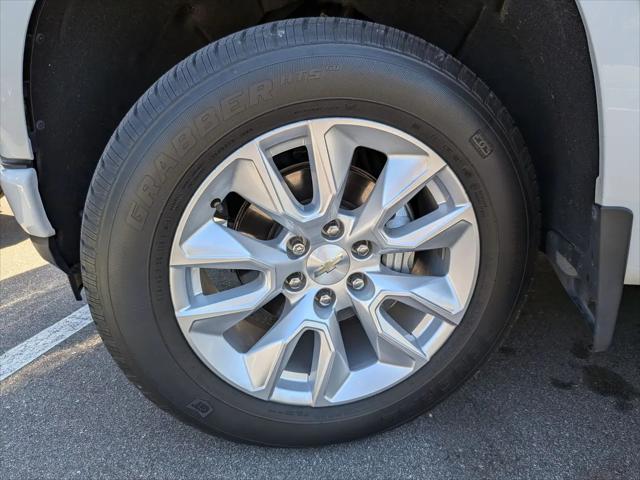 2022 Chevrolet Silverado 1500 4WD Crew Cab Short Bed Custom