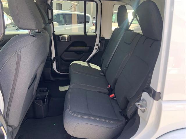 2025 Jeep Wrangler 4-Door Sahara 4x4