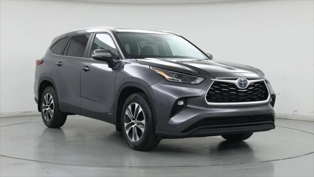 2023 Toyota Highlander Hybrid XLE for sale in Akron, OH