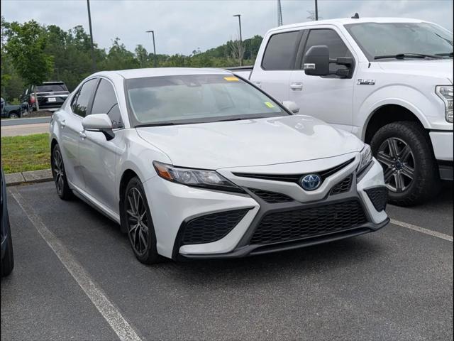 2023 Toyota Camry SE Hybrid